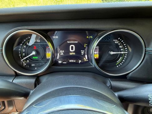 Used 2023 Jeep Wrangler Unlimited Rubicon 4xe w/ Cold Weather Group AWD/4WD image 20