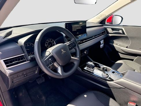 New 2026 Mitsubishi Outlander ES FWD image 9