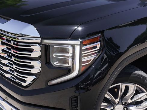 Used 2023 GMC Sierra 1500 Denali w/ Denali Reserve Package AWD/4WD image 3