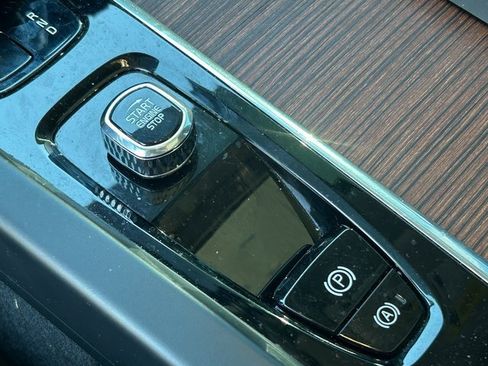 Used 2024 Volvo S60 B5 Plus image 16