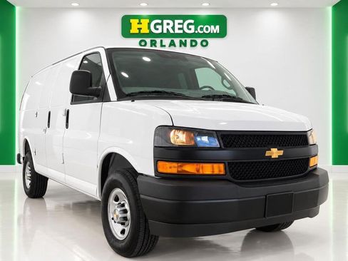 Used 2025 Chevrolet Express 2500 RWD image 4