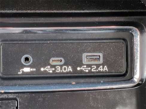 Used 2025 Subaru Ascent Premium image 22