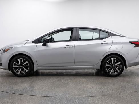 Used 2025 Nissan Versa SV FWD image 5