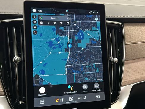 New 2026 Volvo XC90 T8 Plus w/ Protection Package Premier image 16