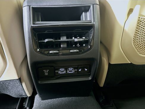 Used 2022 Jeep Grand Cherokee Limited 4xe image 29