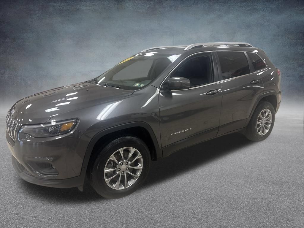 Used 2019 Jeep Cherokee Latitude Plus w/ Cold Weather Group AWD/4WD image 3