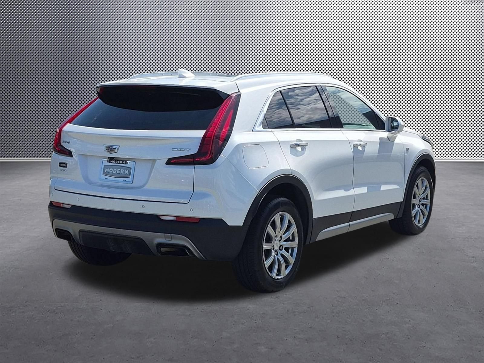 Certified 2019 Cadillac XT4 Premium Luxury w/ Cold Weather Package AWD/4WD image 5