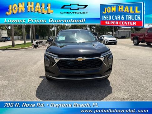 Used 2025 Chevrolet Trax LT w/ Driver Confidence Package FWD image 16