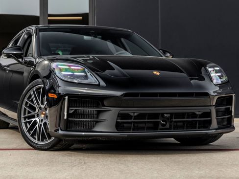 Certified 2026 Porsche Panamera RWD image 9