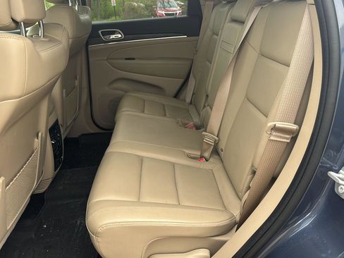 Used 2021 Jeep Grand Cherokee Limited AWD/4WD image 10