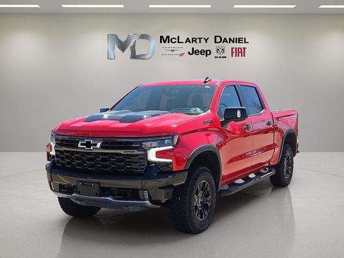 Used 2024 Chevrolet Silverado 1500 ZR2 w/ Technology Package AWD/4WD image 2