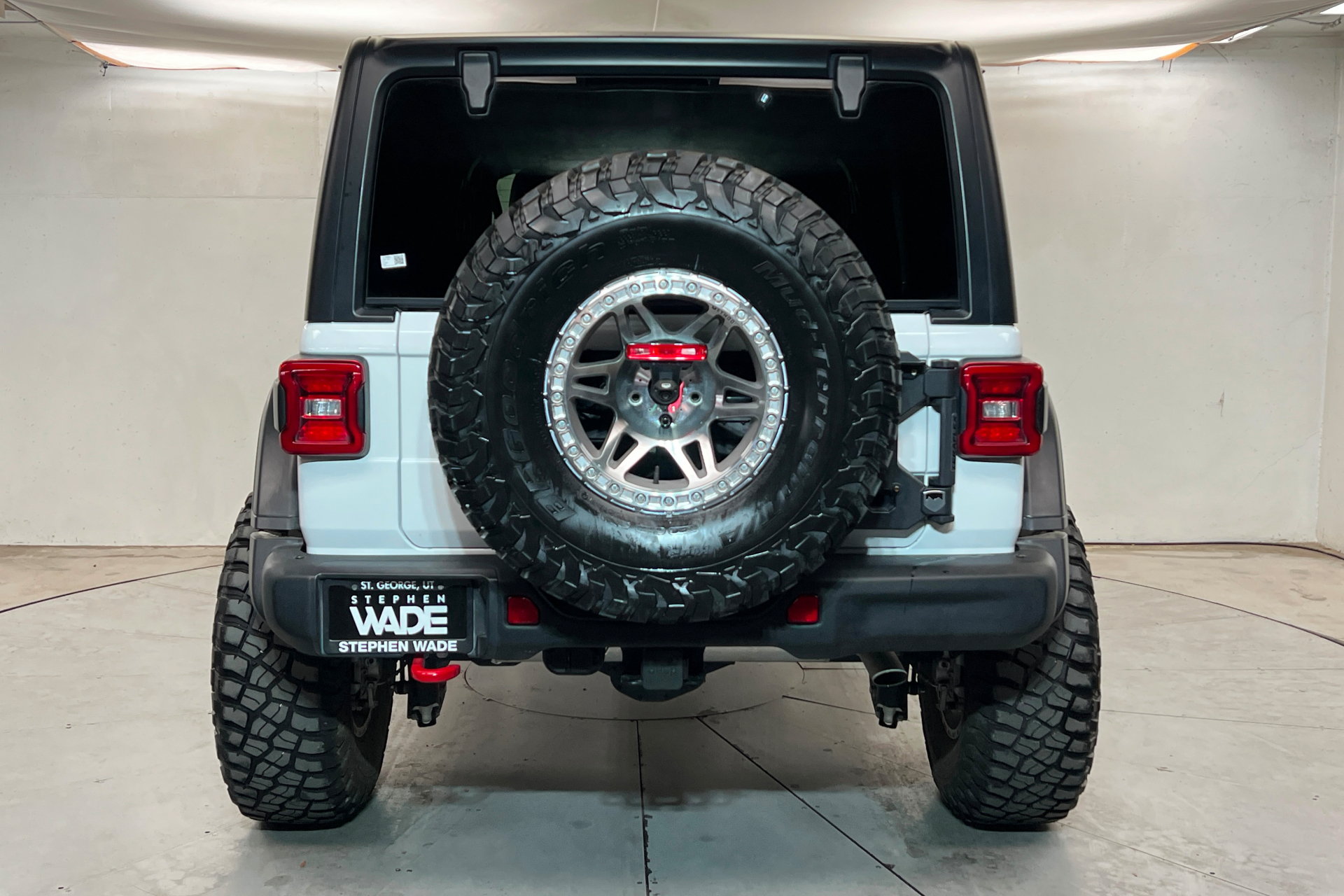 Used 2022 Jeep Wrangler Unlimited Rubicon w/ Steel Bumper Group AWD/4WD image 5