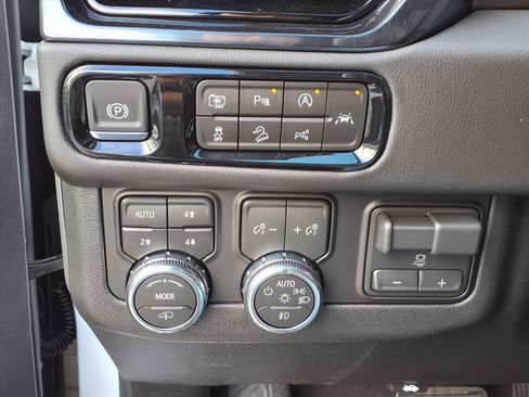 New 2026 GMC Yukon XL AT4 image 17