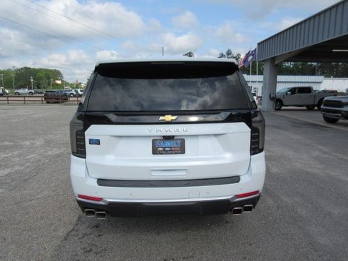 Used 2026 Chevrolet Tahoe High Country AWD/4WD image 4