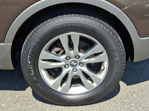 Used 2012 Hyundai Veracruz Limited w/ Navigation Pkg AWD/4WD image 10