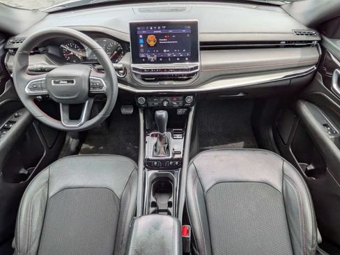 Used 2025 Jeep Compass Trailhawk AWD/4WD image 17