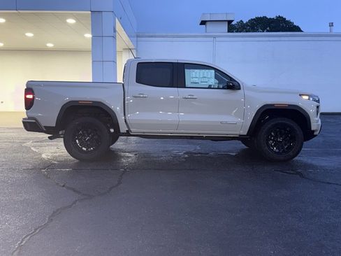 New 2026 GMC Canyon Elevation w/ Convenience Package image 2