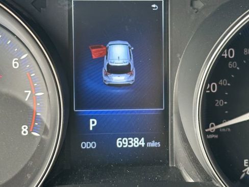 Used 2018 Toyota C-HR XLE FWD image 16