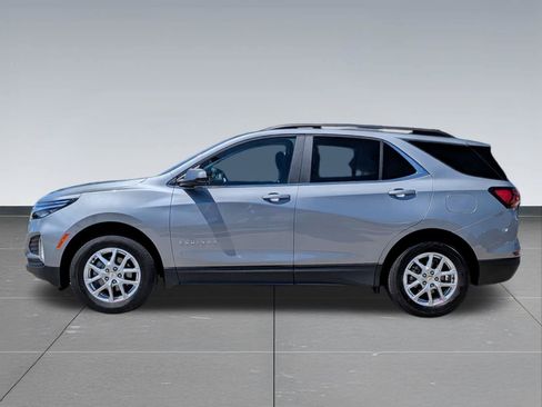 Used 2023 Chevrolet Equinox LT AWD/4WD image 2
