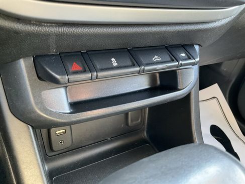 Used 2017 Chevrolet Colorado LT w/ LT Convenience Package AWD/4WD image 14