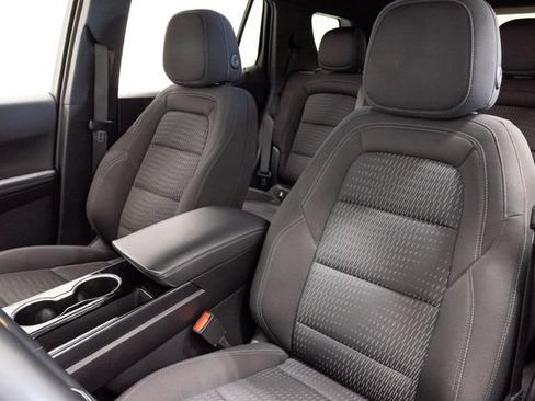 Used 2025 Chevrolet Equinox LT FWD image 11