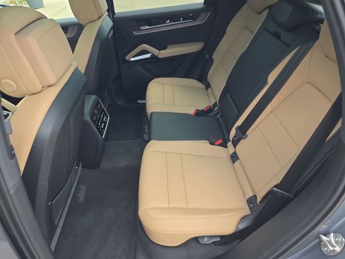 New 2026 Porsche Cayenne AWD/4WD image 14