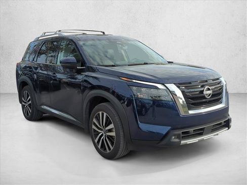 Used 2025 Nissan Pathfinder Platinum w/ Cargo Package FWD image 3