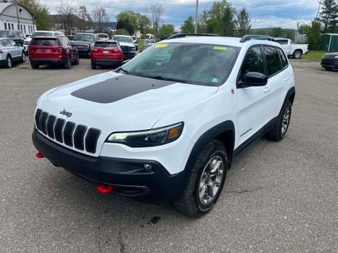 Used 2022 Jeep Cherokee Trailhawk w/ Comfort/Convenience Group AWD/4WD image 2