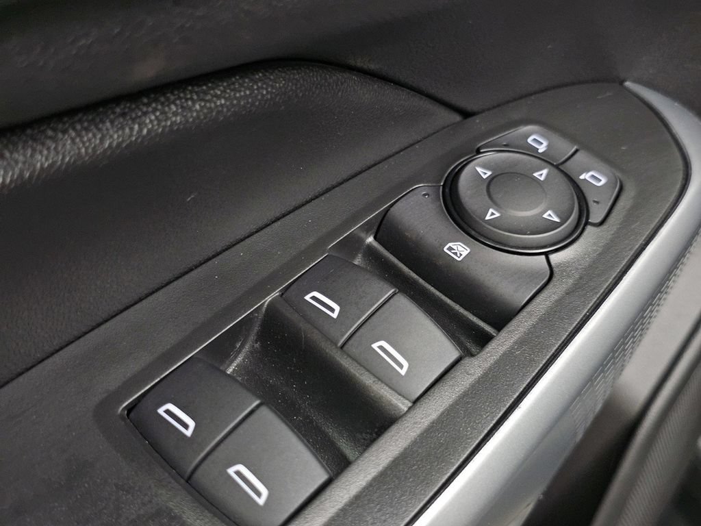 Used 2026 Chevrolet Trax LS w/ LS Convenience Package FWD image 28