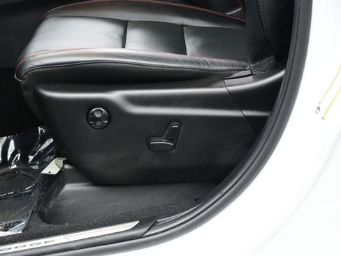 Used 2025 Dodge Durango GT image 11