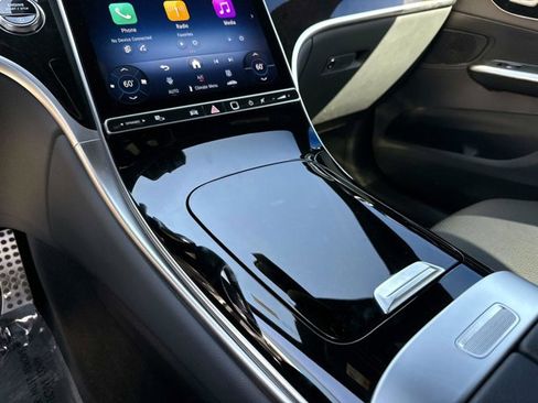 Used 2025 Mercedes-Benz GLC 300 image 27