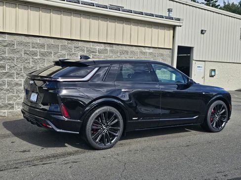 New 2026 Cadillac Lyriq V image 8