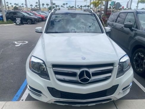 Used 2015 Mercedes-Benz GLK 350 2WD image 3