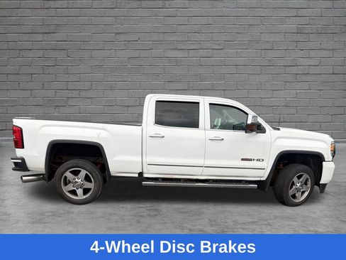 Used 2016 GMC Sierra 2500 SLT w/ All-Terrain HD Package AWD/4WD image 9