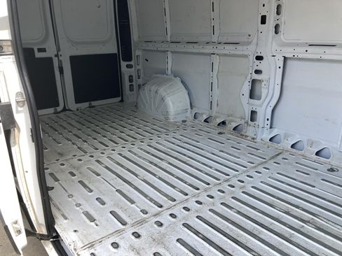 Used 2024 RAM ProMaster 2500 w/ Convenience Group FWD image 18