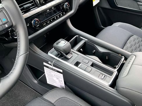 New 2026 Nissan Pathfinder SV image 7