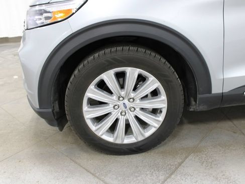 Used 2023 Ford Explorer Limited w/ Limited Technology Package RWD image 40