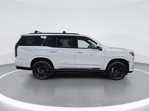 Used 2022 Cadillac Escalade Sport Platinum w/ LPO, ONYX Package image 2