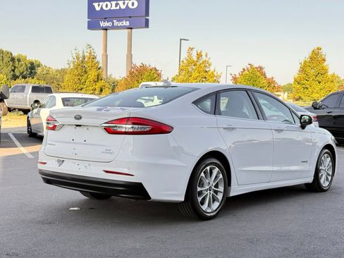 Used 2019 Ford Fusion SE FWD image 7