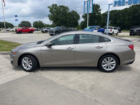 Used 2025 Chevrolet Malibu LT FWD image 3