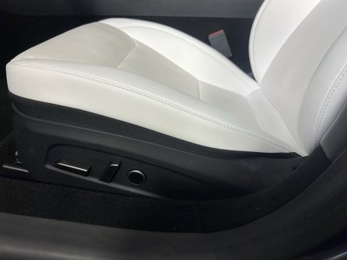 Used 2025 Tesla Model 3 Long Range image 23