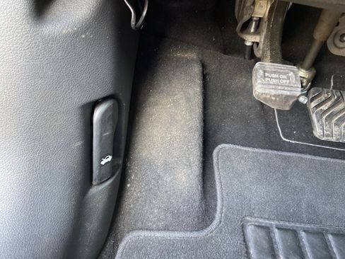 Used 2024 Nissan Sentra SV image 45