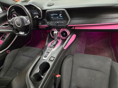 Used 2018 Chevrolet Camaro LT RWD image 10