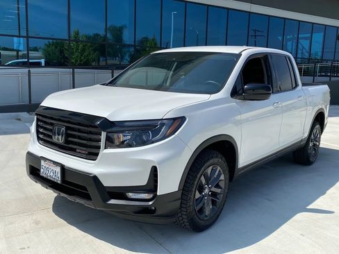 Used 2023 Honda Ridgeline Sport image 12
