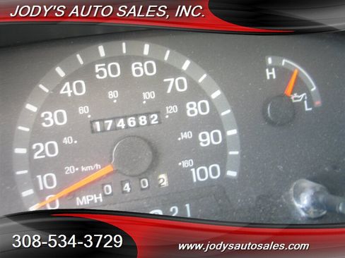 Used 2000 Ford E-250 and Econoline 250 RWD image 6