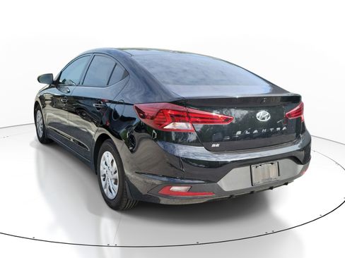 Used 2020 Hyundai Elantra SE FWD image 3