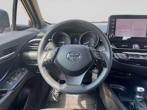 Used 2019 Toyota C-HR LE FWD image 11