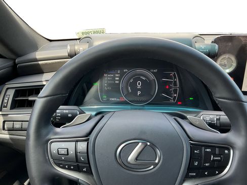 Used 2025 Lexus ES 300h w/ Premium Package FWD image 12