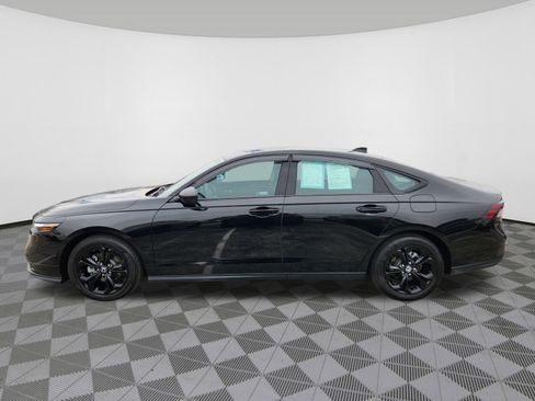 Certified 2025 Honda Accord SE image 5