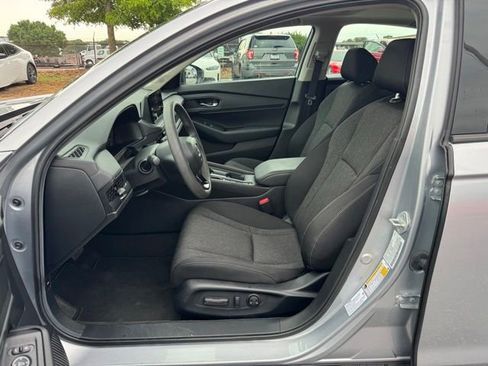 Used 2025 Honda Accord SE image 16